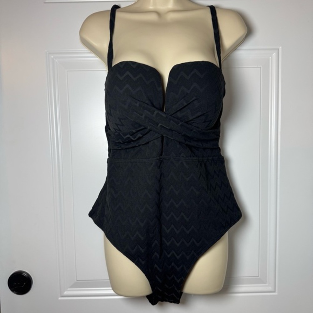 Cupshe Black Zigzag One-Piece Swimsuit XL